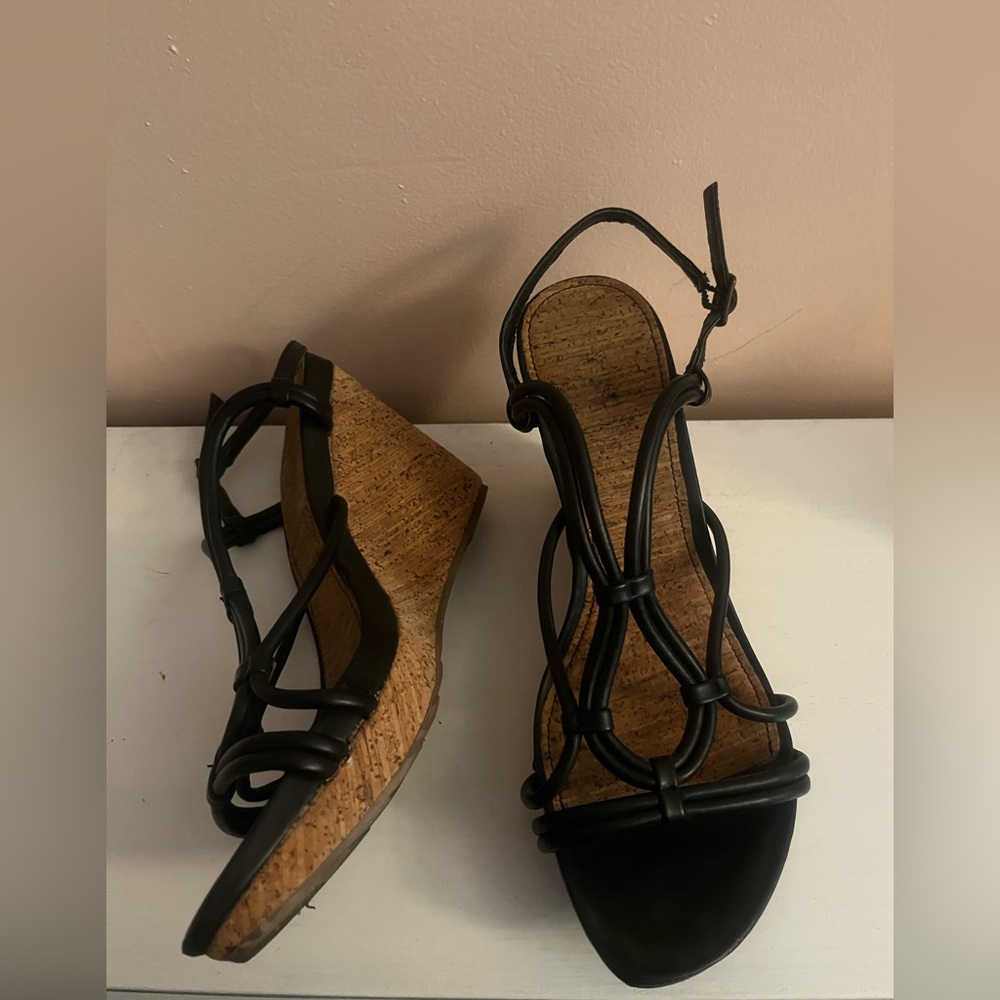 Kenneth Cole Reaction Black Wedge Sandals